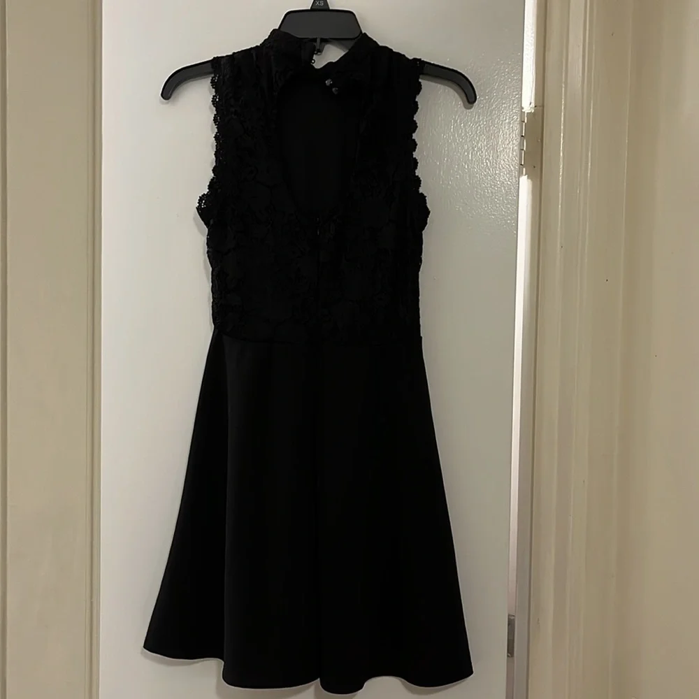 Little Black Dress (with keyhole back). - Picture 5 of 5